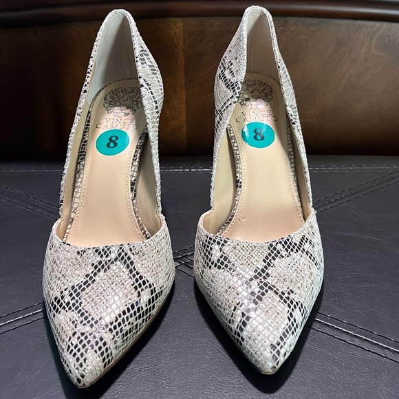 Snakeskin Patterned Women's Pumps - Picture 2 of 9